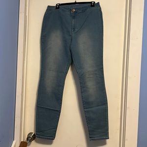 Women’s size 13 Decree light blue high rise jeggings